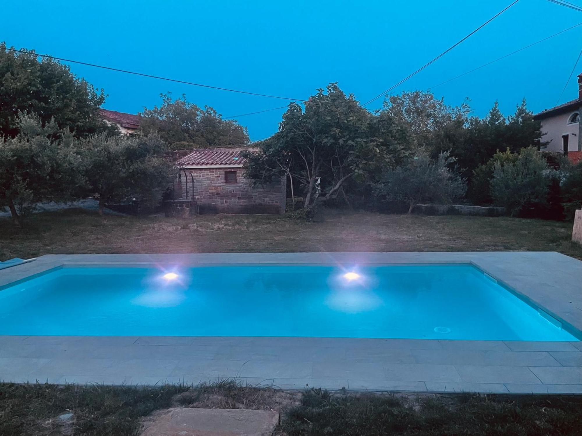 Paradise Villas With Swimming Pool Koper Exterior photo